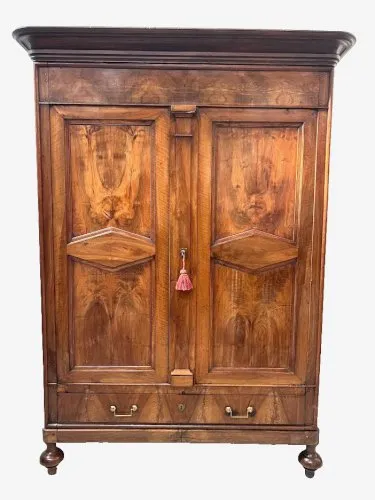 Armoire de style Napoléon III en noyer massif XIX siècle