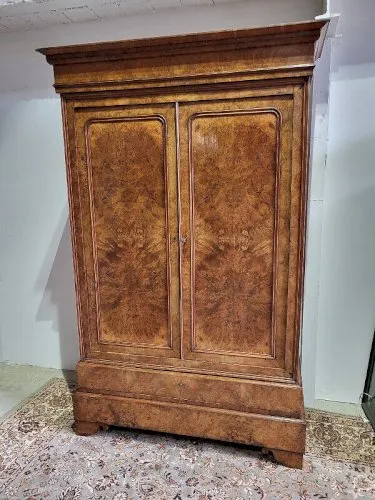 ARMOIRE EN RONCE DE NOYER 2 PORTES 2 TIROIRS