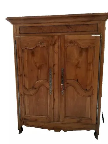 Armoire Louis XIV en merisier massif / Armoire deux portes / Meuble de rangement