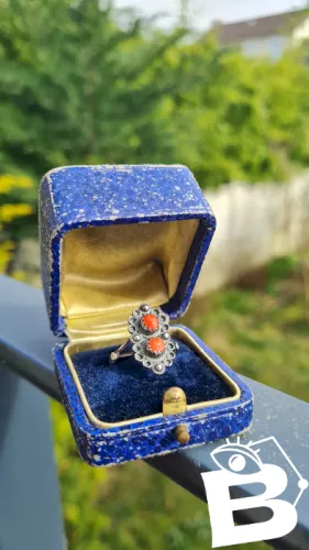 Bague ancienne Berbère en argent et corail T: 17.5