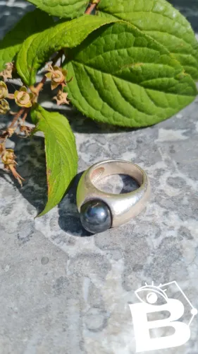 Bague ancienne en argent et hématite tête de minerve