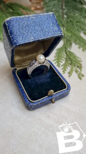 Bague ancienne en argent et perle de culture - tête de minerve - T : 17,3