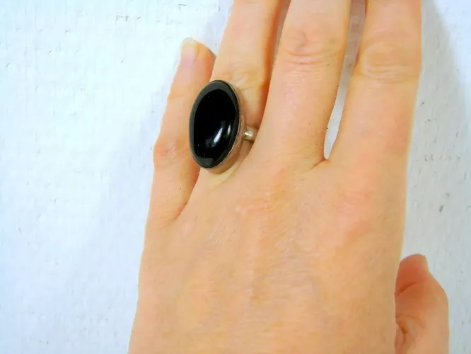 Bague Argent 925 et Pierre Onyx Vintage Poinçon T 52-53, P - 9,2 grs.