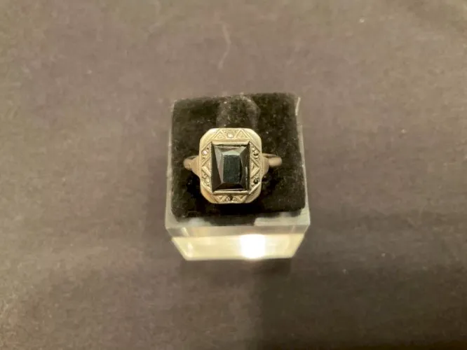Bague argent avec pierre onyx rectangulaire et strass argenté serti (T51)