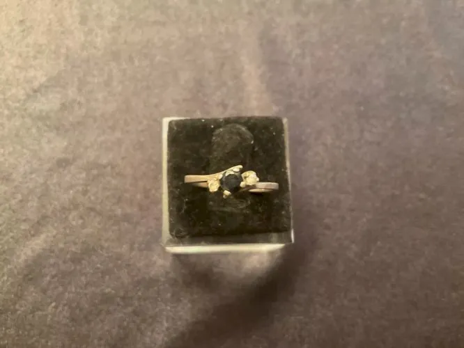 Bague argent avec pierre strass noir et pierres strass transparent (T54)