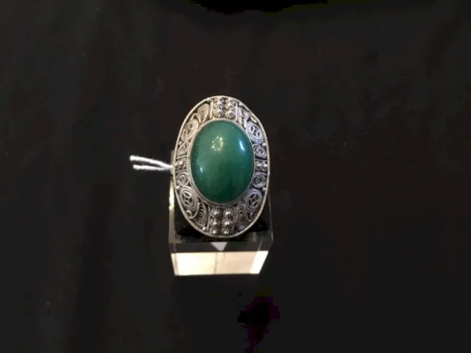 Bague argent avec pierre verte ovale