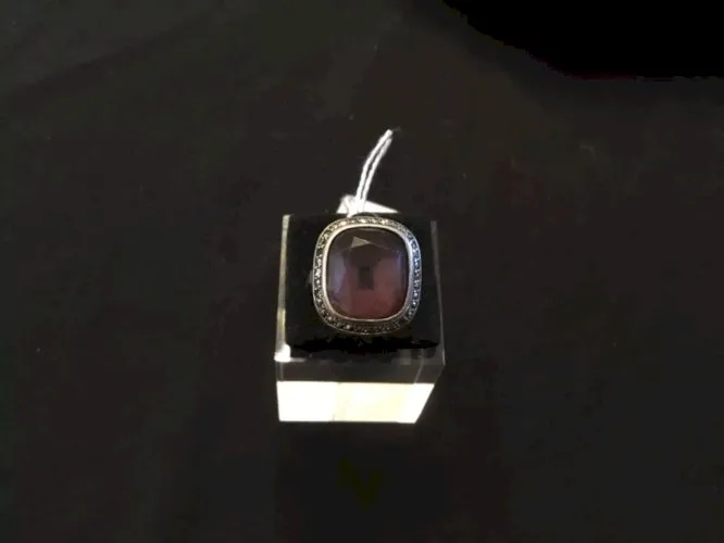 Bague argent avec pierre violette carré