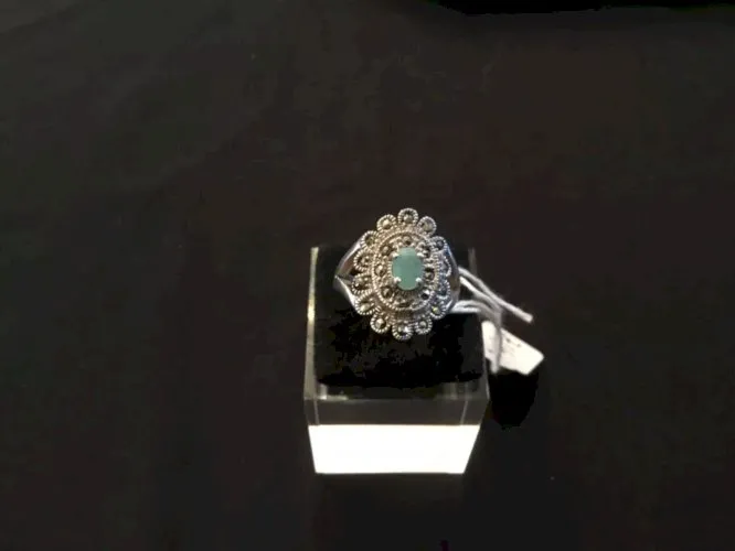 Bague argent fleur pierre verte