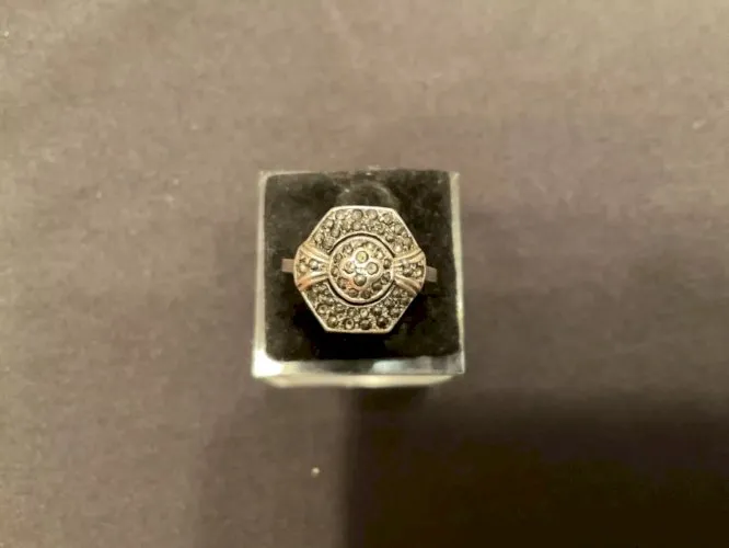 Bague argent hexagonale ornée de strass (T54)