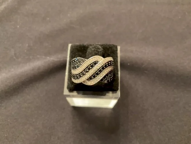 Bague argent rangs vagues de strass noir et transparent (T50)