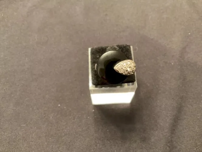 Bague argent rond noir brillant et goutte incrusté de pierres strass (T55)