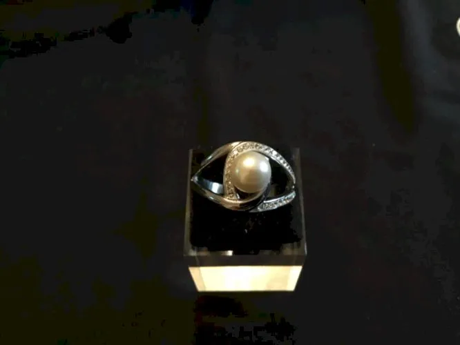 Bague avec perle