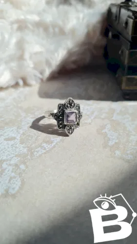 Bague en argent , améthyste et marcassites