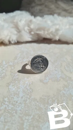 Bague en argent signée? TAILLE 50