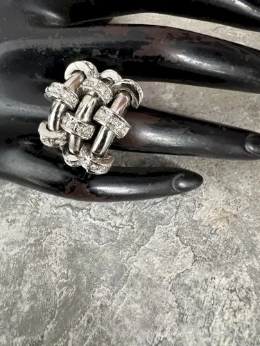 Bague fantaisie chromée strass entrelace vintage couture taille 58 large design