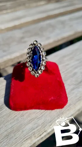 Bague marquise en or blanc et saphirs- bague ancienne- T 51 / 11