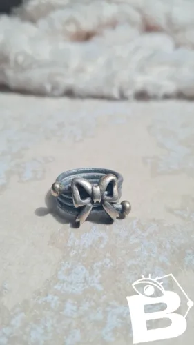 Bague Nœud et lanière en cuir