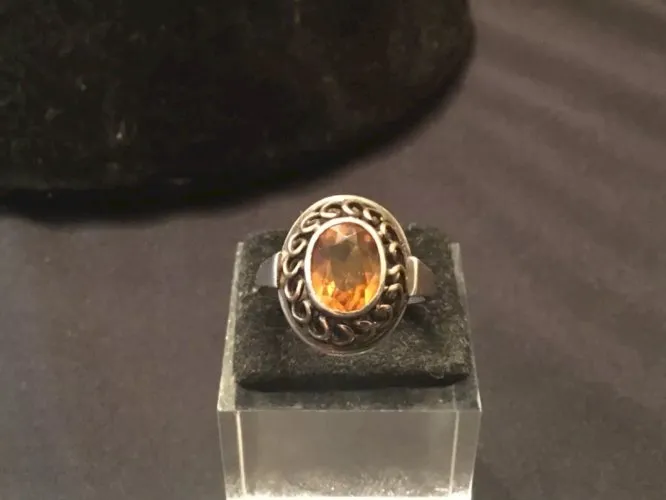 Bague or et argent avec pierre jaune T56