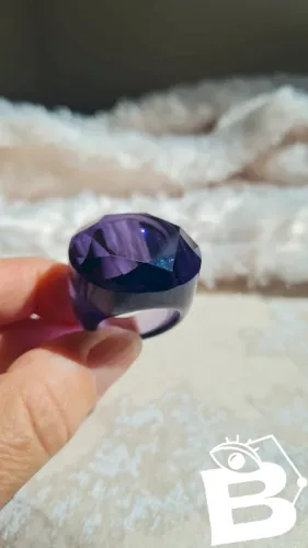 Bague oversize violette en cristal