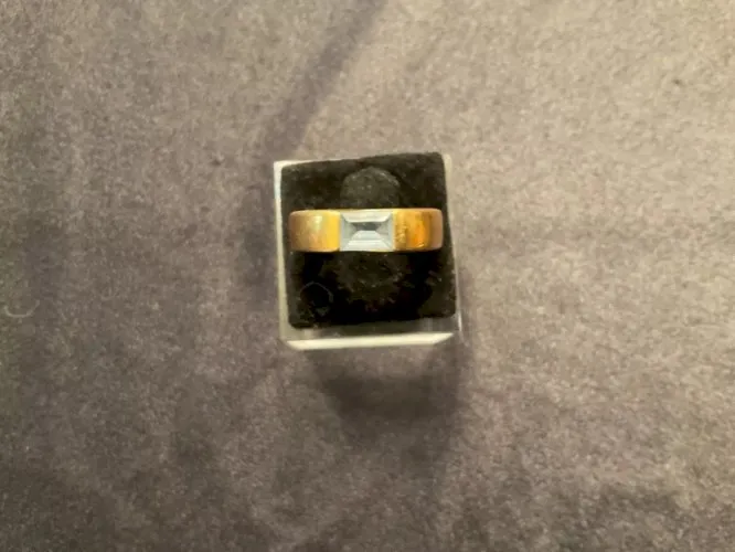 Bague plaqué or avec pierre strass carré bleu T53