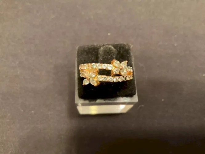 Bague plaqué or deux fleurs incrusté de brillants transparents taille 57