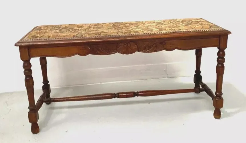 Banquette bout de lit de style rocaille en chene XX siècle