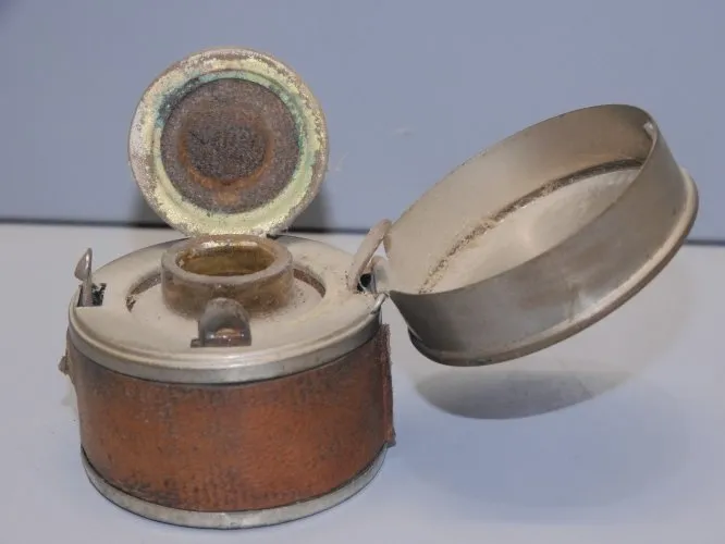 -BEL ANCIEN ENCRIER de VOYAGE Gainé de CUIR Fauve XIXe collection VITRINE D