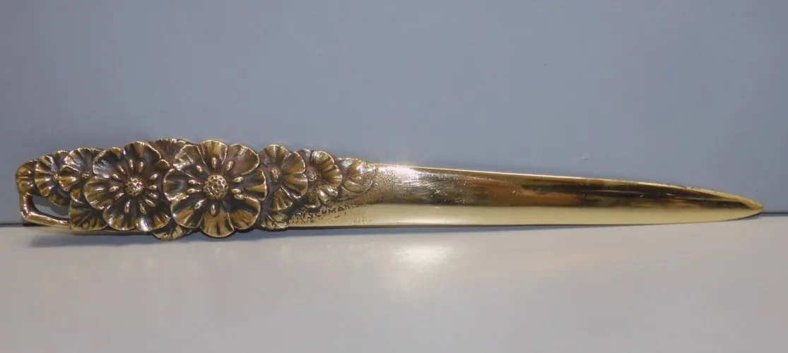 -BEL OUVRE LETTRES ART NOUVEAU BRONZE FLEURS MARGUERITES signé RISCHMANN D