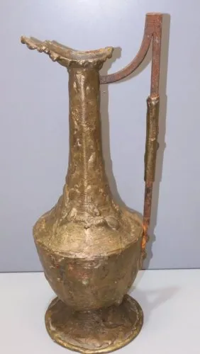 - BELLE AIGUIERE BRUTALISTE MAX BRE ART BRUT JUS de GRENIER Métal à coulures