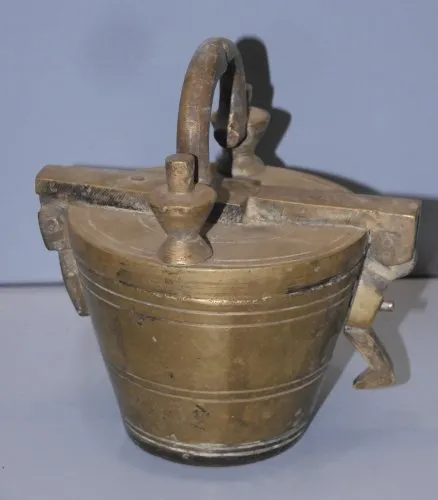 -BELLE ANCIENNE BOITE POIDS GODETS / CHARLEMAGNE BRONZE ou LAITON XXe VITRINE D