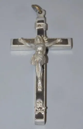 -BELLE ANCIENNE CROIX PECTORALE EN ALUMINIUM JUS de GRENIER RELIGION VITRINE D