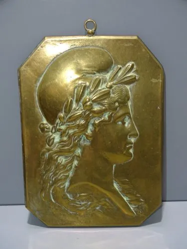 -BELLE ANCIENNE PLAQUE BRONZE PROFIL de MARIANNE à accrocher COLLECTION déco D
