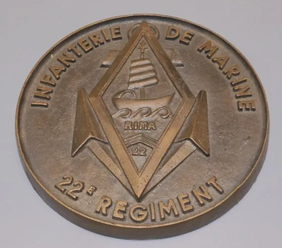 -BELLE ANCIENNE TAPE de BOUCHE BRONZE INFANTERIE de MARINE 22e Régiment D
