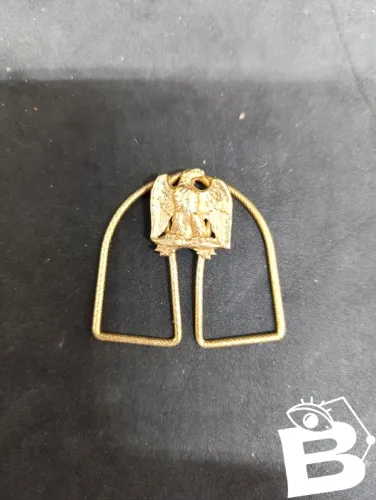 belle broche ou pince a decor daigle style empire en plaque or en bon etat