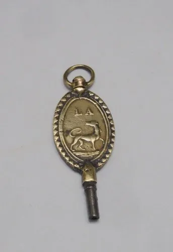 -BELLE CLE de MONTRE COQ LAITON LA CHIENNE XIXe COLLECTION VITRINE  D