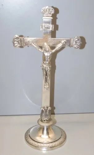 - BELLE CROIX DAUTEL BRONZE Argenté XIXe pied décor palmettes CHRIST PLEIN  D