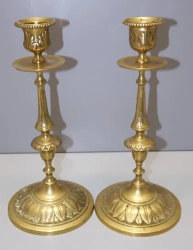 -BELLE PAIRE de BOUGEOIRS BRONZE XIXe BINETS & PIEDS décor FEUILLES BOUGIES D