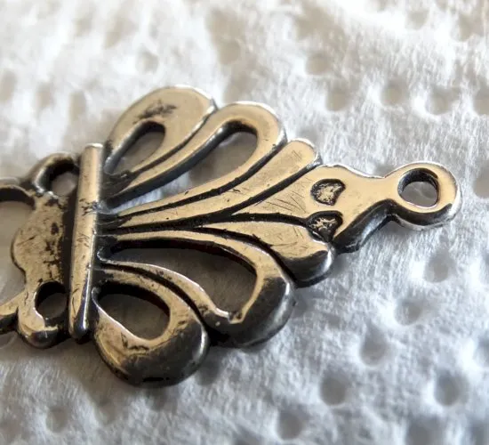 -BELLES BOUCLES de CAPE ARGENT XVIIIe poinçon têtes d'oiseaux  D