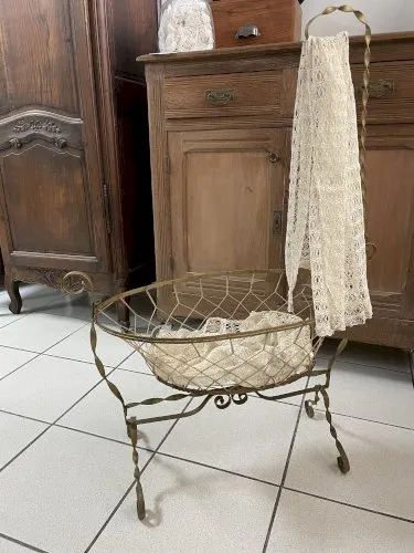 Berceau ancien pour poupée