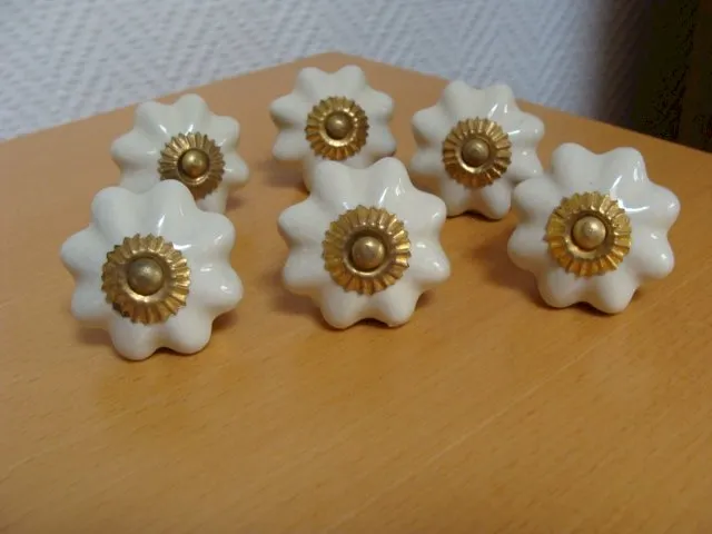 Boutons de tiroir porcelaine neufs
