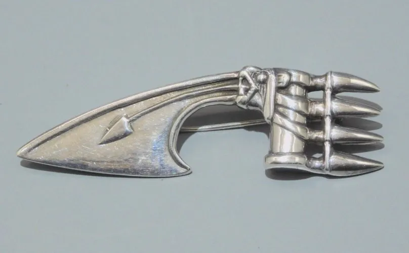 -BROCHE ARGENT Représente FIBULE ST. VIKING Souvenir Musée du Louvre Poinçons D