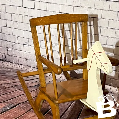 Cheval à bascule en bois