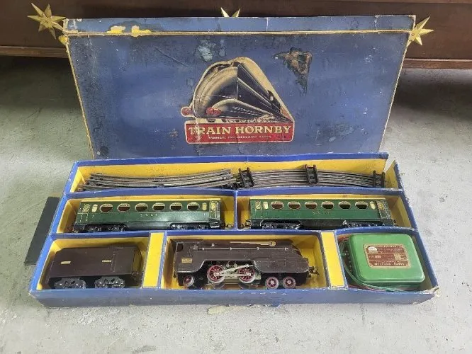 COFFRET DE TRAIN HORNBY MECCANO 4-1 E