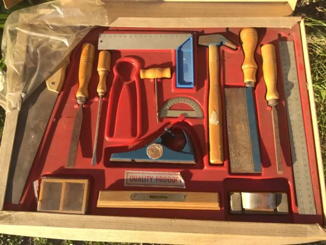 Coffret outils enfant menuisier carpenter’s tolls en bois pour enfant