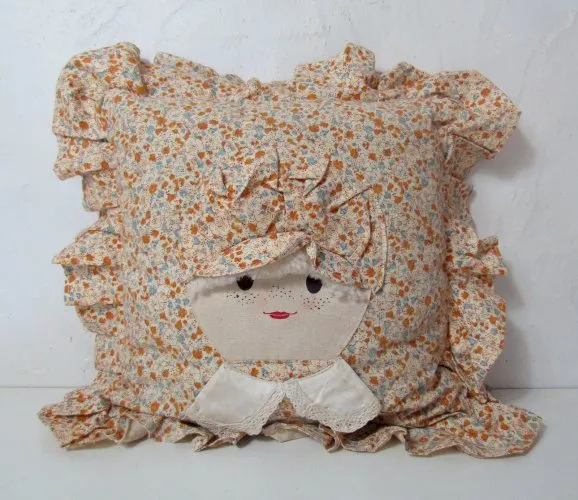 coussin vintage tissu liberty poupée orange