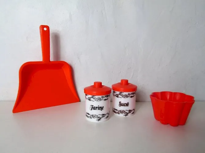 dinette vintage plastique orange pots à condiments pelle à poussière moule
