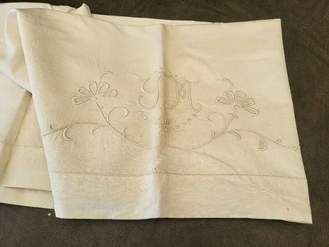 DRAP ANCIEN METIS MONOGRAMMES YM N10