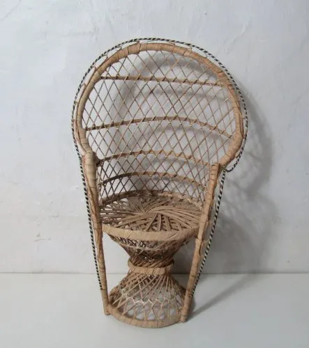 Fauteuil Emmanuelle rotin Vintage pour poupée H42cm