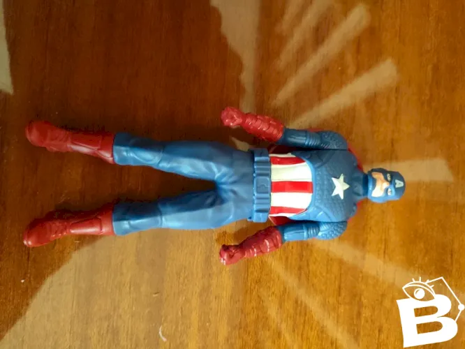 Figurine captain america avec bouclier Marvel 2015