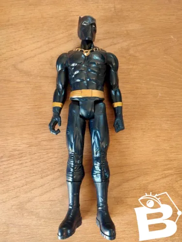 Figurine hasbro black panther en bon etat hauteur 30cm